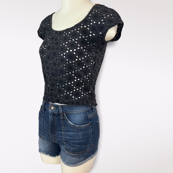 AE (XS) Top Eyelet Lace - Picture 4 of 6